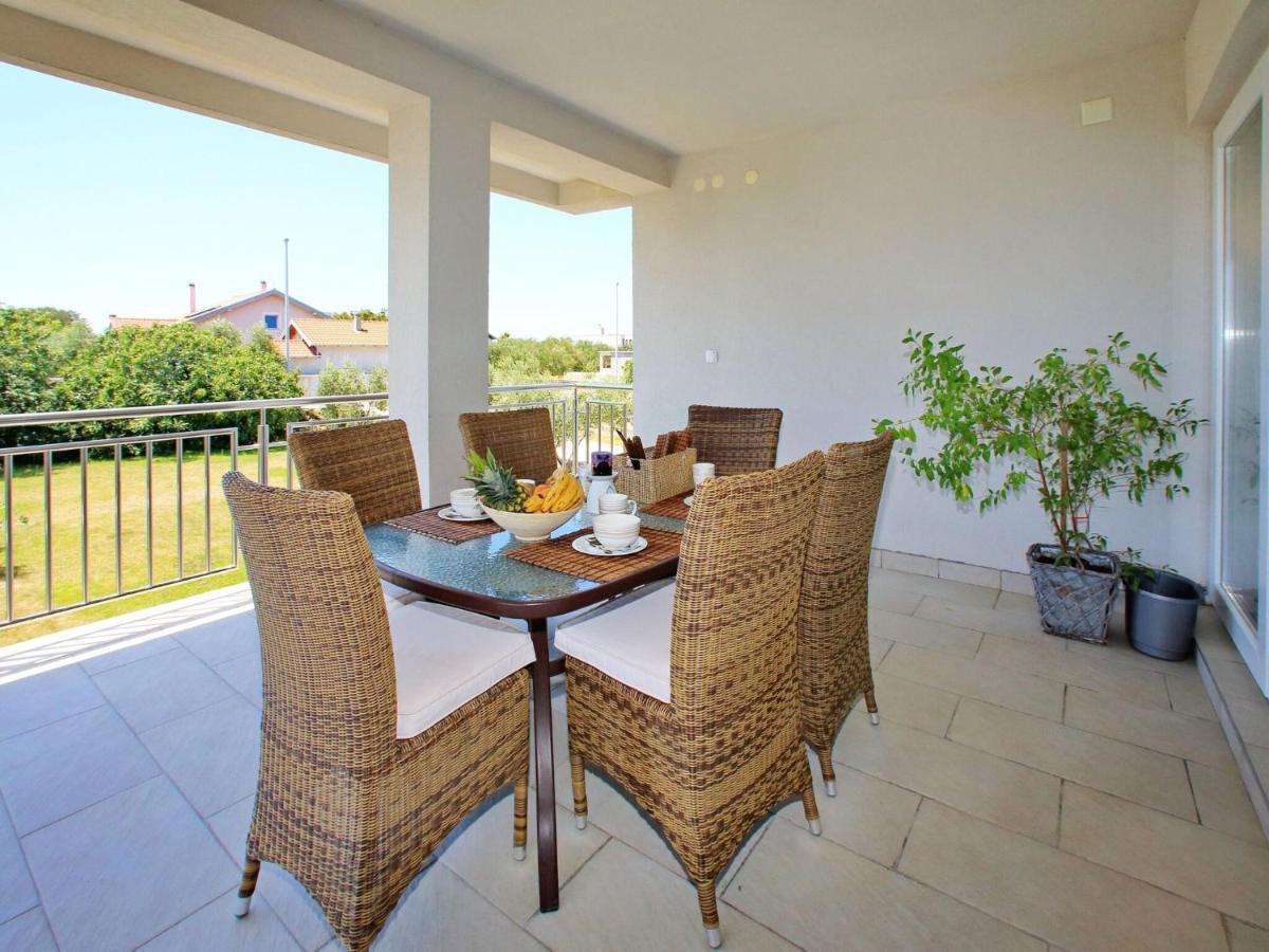 Sun-Kissed Apartment In Bibinje With Garden Pokoj fotografie
