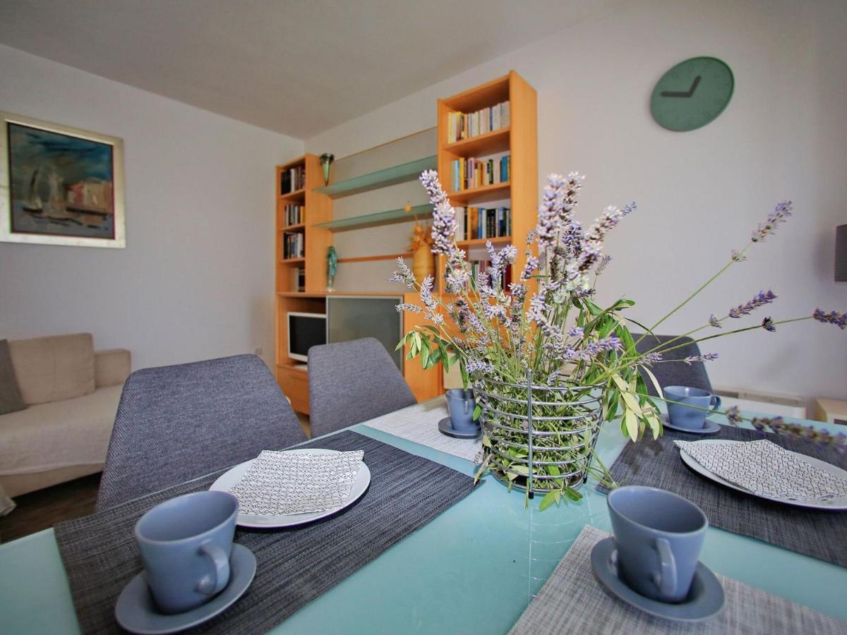 Sun-Kissed Apartment In Bibinje With Garden Pokoj fotografie