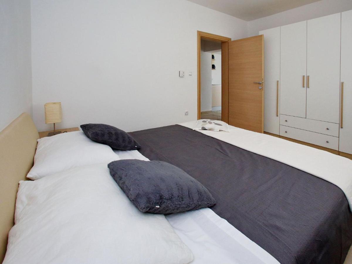 Sun-Kissed Apartment In Bibinje With Garden Pokoj fotografie