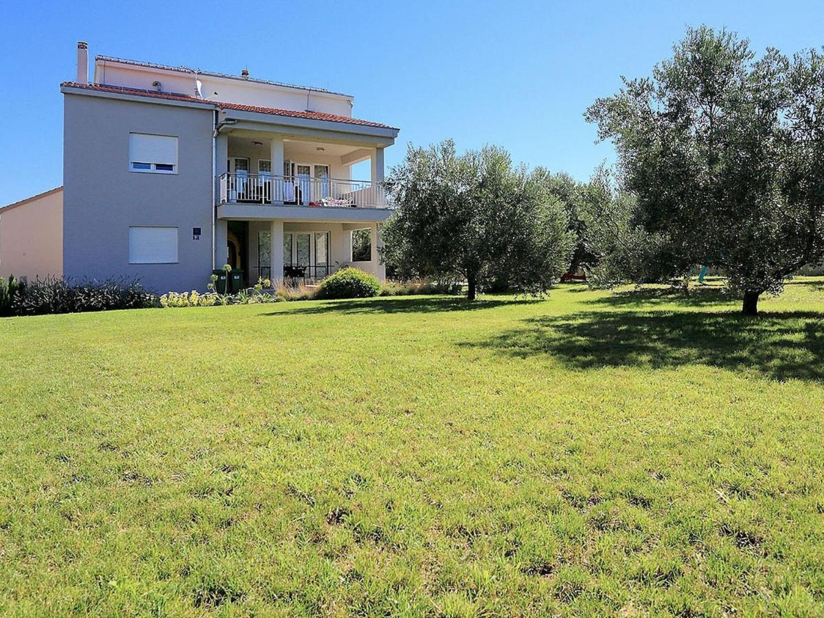Sun-Kissed Apartment In Bibinje With Garden Pokoj fotografie
