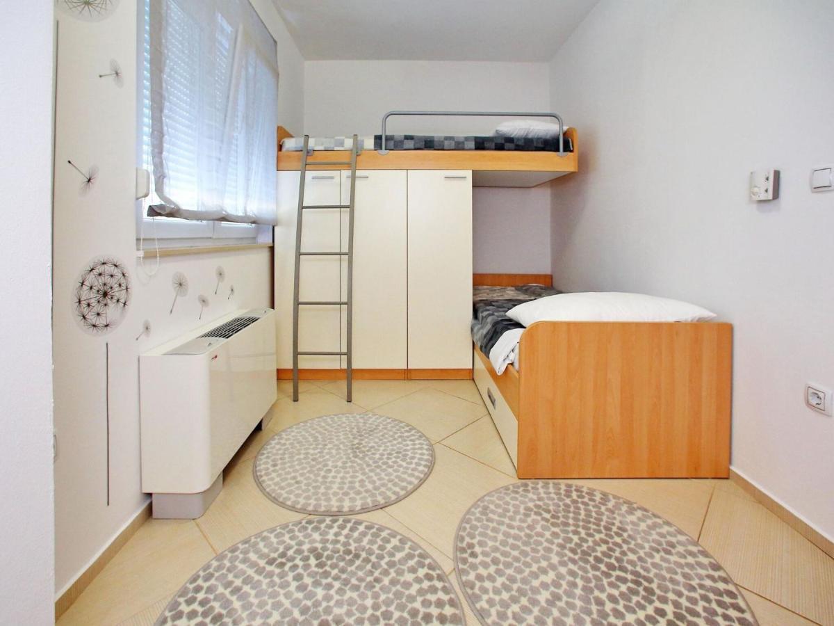 Sun-Kissed Apartment In Bibinje With Garden Pokoj fotografie